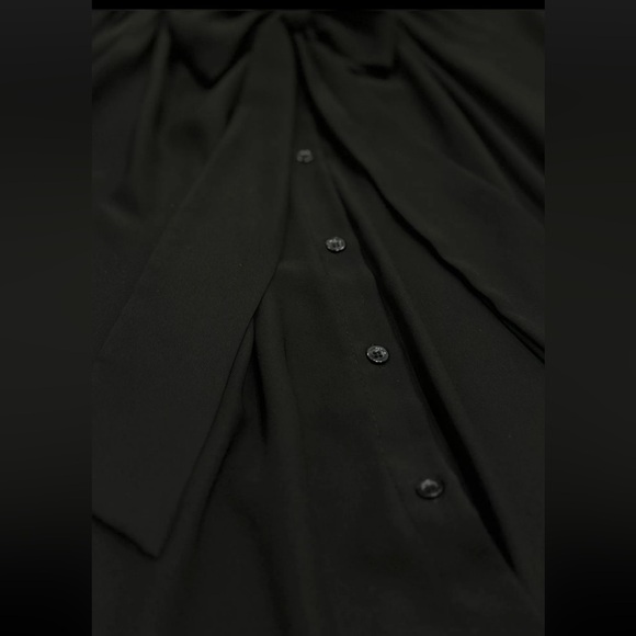 MADE IN ITALY BEAUTIFUL TIE FRONT BUTTON DOWN BLOUSE - Picture 4 of 4